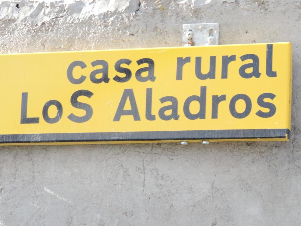 Los Aladros La Puebla De Valverde Eksteriør billede
